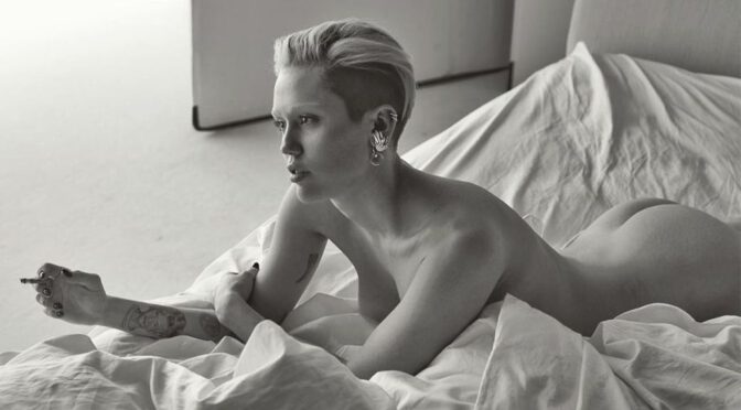 Miley Cyrus – Gorgeous Naked Body in a Sexy Photoshoot by Mert Alas (NSFW)