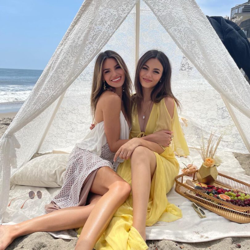 Victoria Justice Sexy With Sister