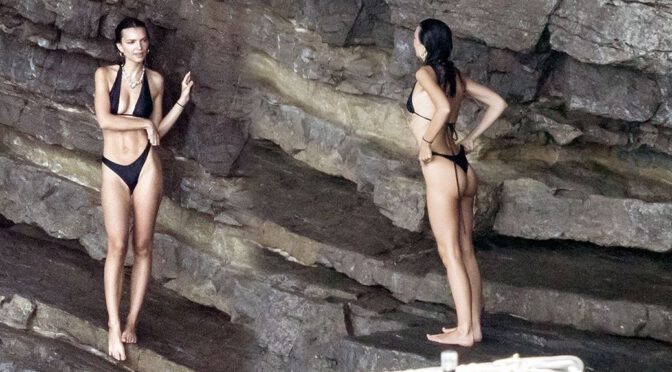 Emily Ratajkowski – Sexy Ass and Boobs in Bikini in Italy