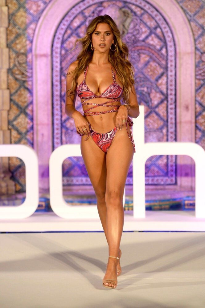Kara Del Toro Hot Body