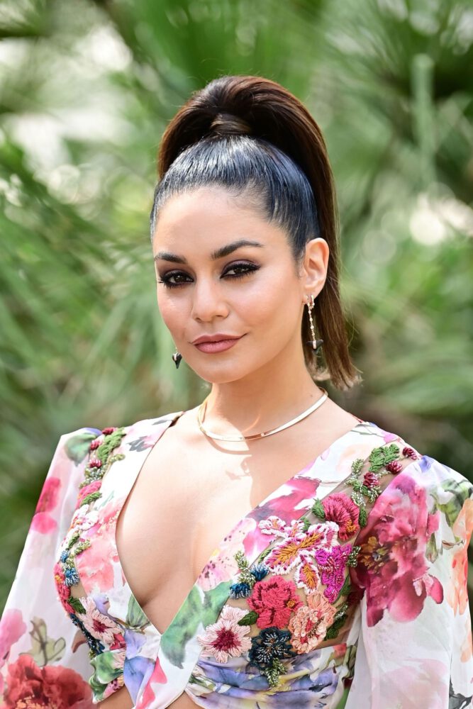 Vanessa Hudgens Gorgeous Cleavage