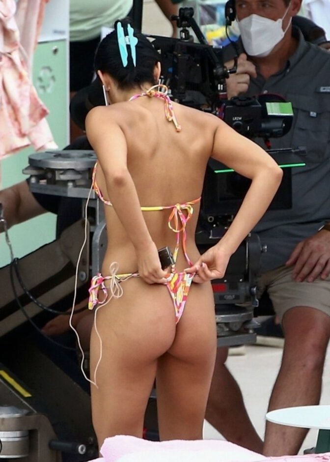 Camilia Mendes Lovely Ass In Thong Bikini