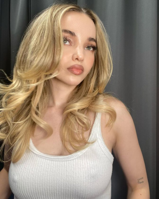 Dove Cameron Sexy Pokies