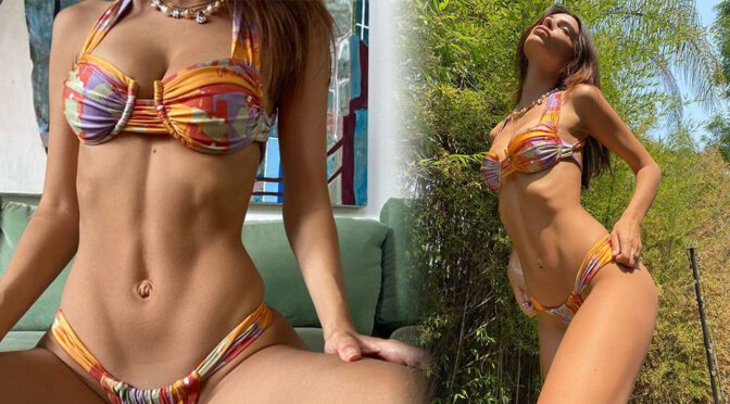 Emily Ratajkowski Stunning Body