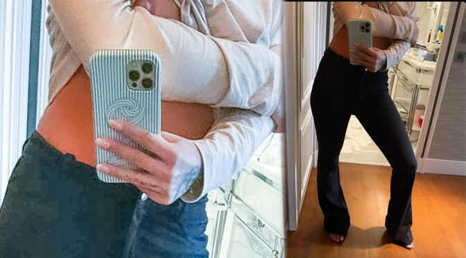Rita Ora – Sexy Nisplip in a Instagram Selfie (NSFW)