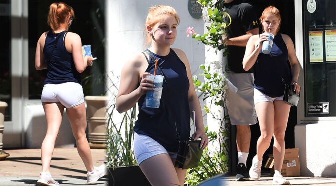 Ariel Winter – Sexy Ass and Cameltoe in Tight White Shorts