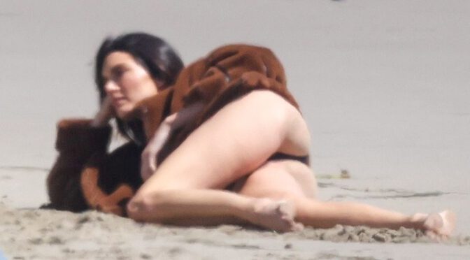 Kendall Jenner – Perfect Ass in Swimsuit at Photoshoot on the Beach in Malibu