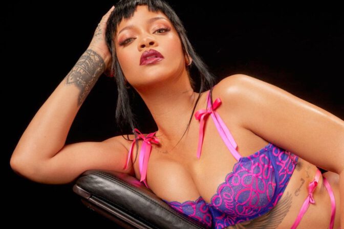 Rihanna Perfect Boobs In Bra