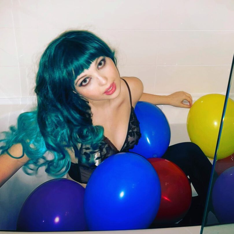 Sammi Hanratty Sexy In Bra