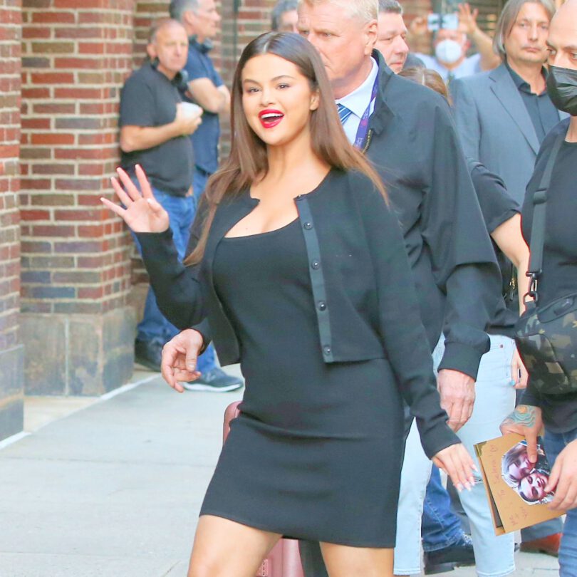 Selena Gomez Sexy Cleavage