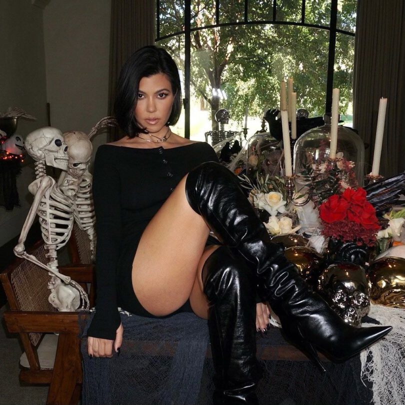 Kourtney Kardashin Sexy Legs And Upskirt