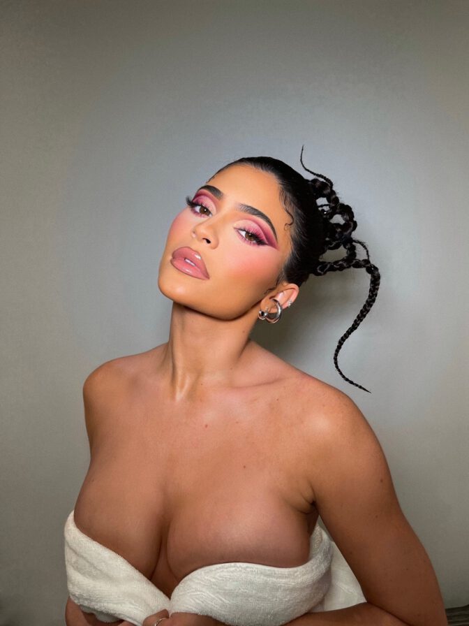 Kylie Jenner Huge Boobs