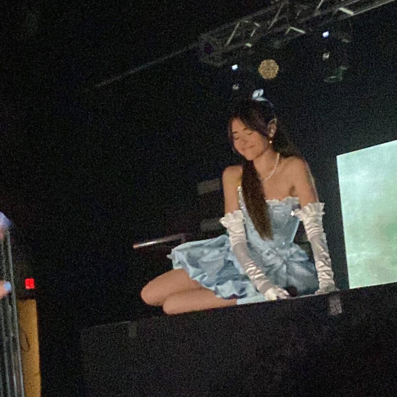 Madison Beer Leggy On Stage