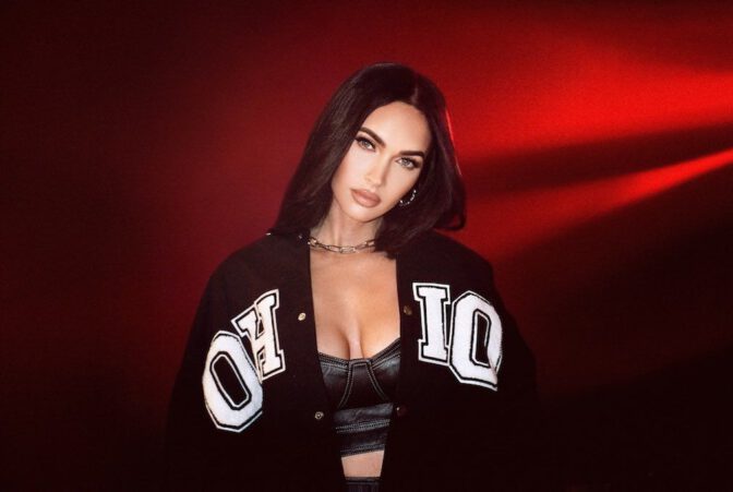 Megan Fox Sexy Boobs
