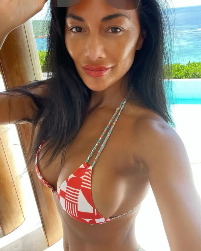 Nicole Scherzinger Stunning Body In Bikini