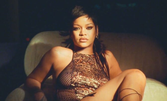 Rihanna Sexy Braless Boobs