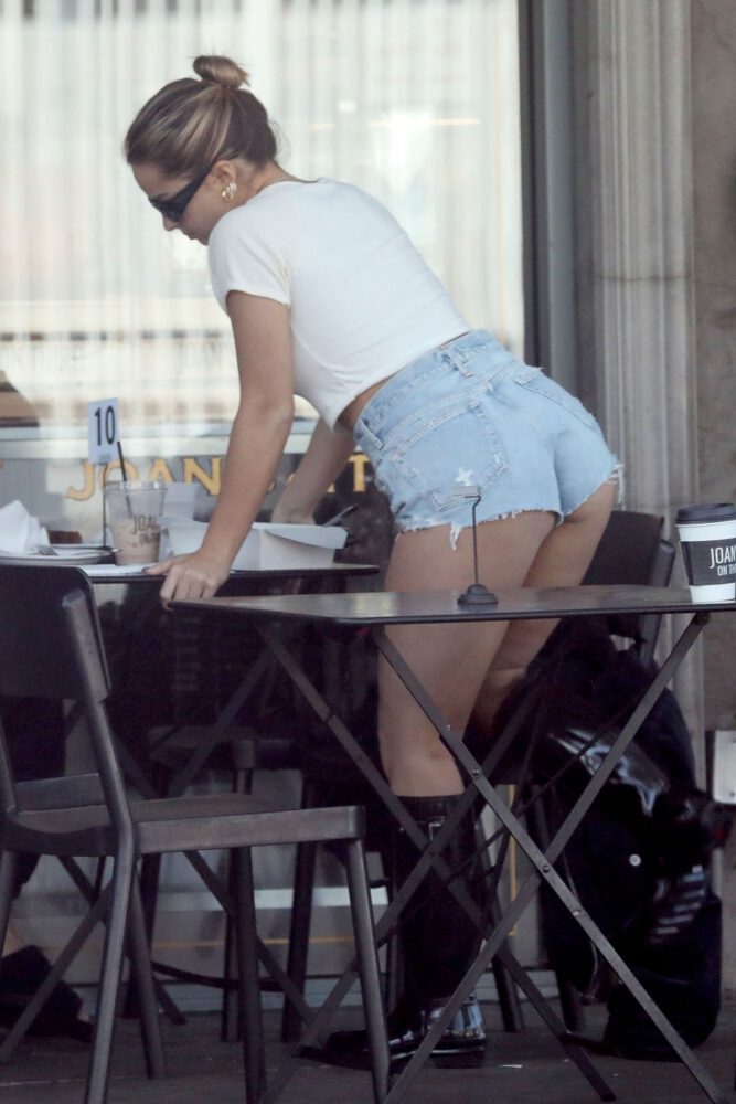 Addison Rae Ass In Hot Shorts