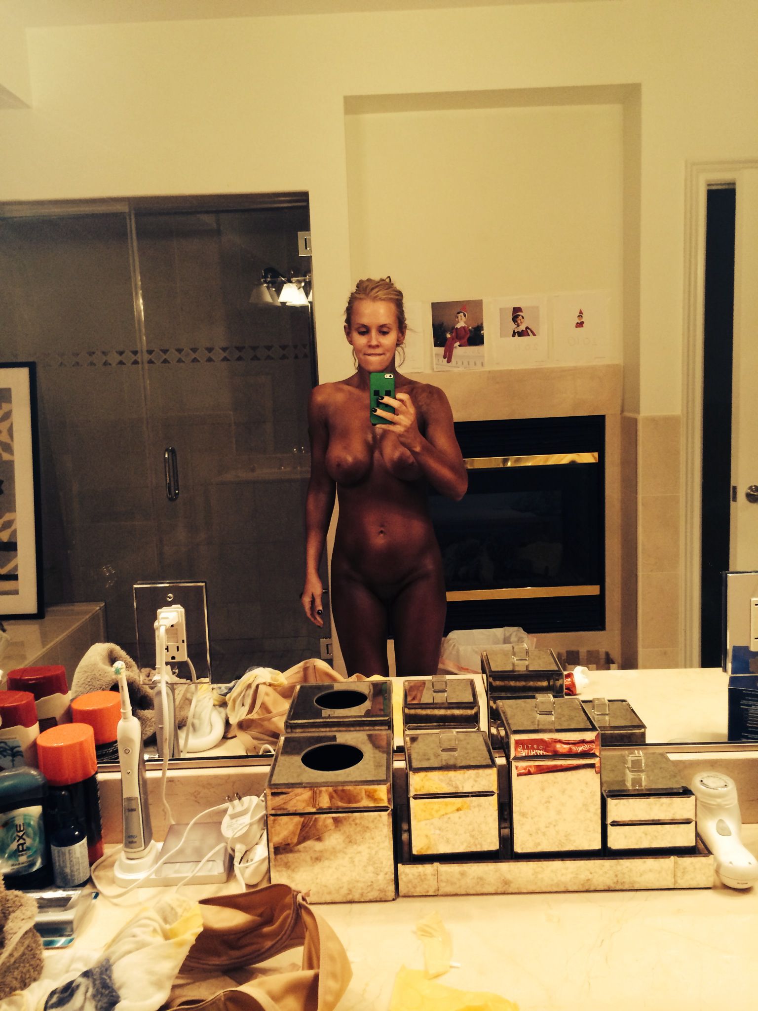 Jenny McCarthy - Beautiful Body in a Leaked Naked Private Pictures (NSFW). 