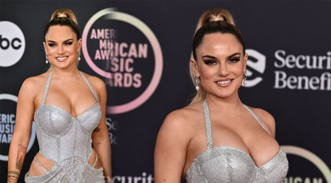 JoJo Levesque – Stunning Cleavage in a Sexy Dress at 2021 American Music Awards in Los Angeles