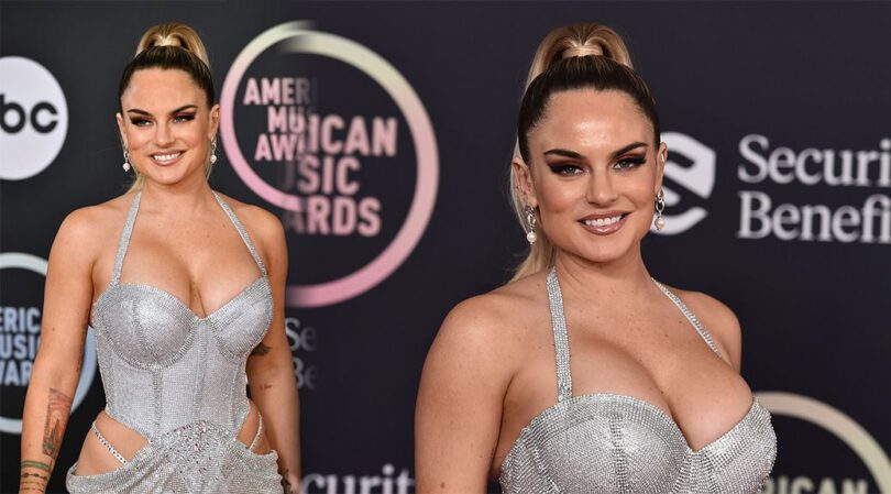 JoJo Levesque – Stunning Cleavage in a Sexy Dress at 2021 American Music Awards in Los Angeles