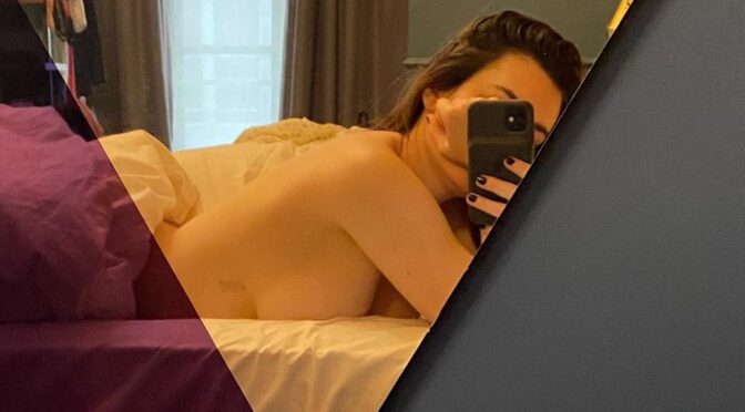 Sophie Simmons Topless Side Boob and Other Sexy Links!