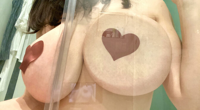 Ashley Tervort – Fantastic BIg Tits in a Sexy Shower Photoshoot (NSFW)