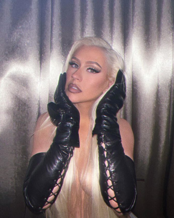 Christina Aguilera Topless Boobs
