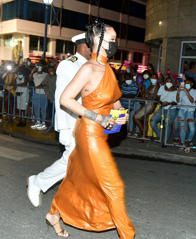 Rihanna Gorgeous Braless Boobs