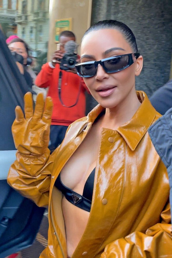 Kim Kardashian Boobs In Black Bra