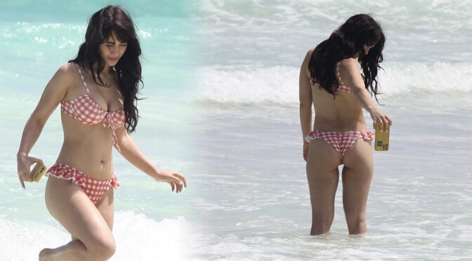 Caylee Cowan – Beautiful Boobs and Ass in a Bikini on the Beach in Tulum