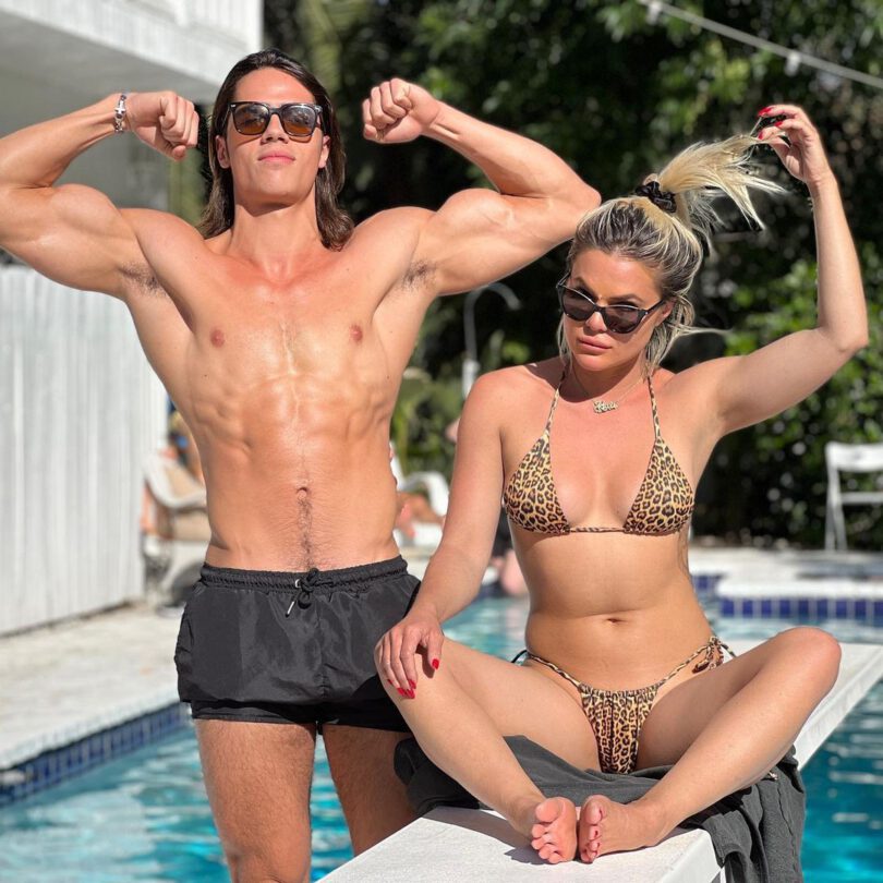 Kaili Thorne Sexy In Littel Bikini