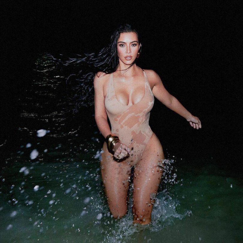 Kim Kardashian Sexy In Bikini