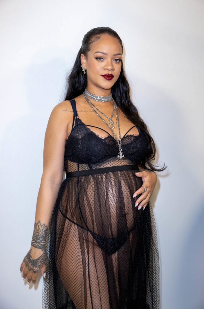 Rihanna Pregnant In Underwear