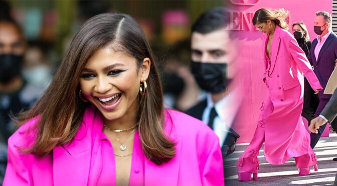 Zendaya – Gorgeosu Braless Boobs at Valentino Womenswear Fall/Winter 2022/2023 Fashion Show in Paris