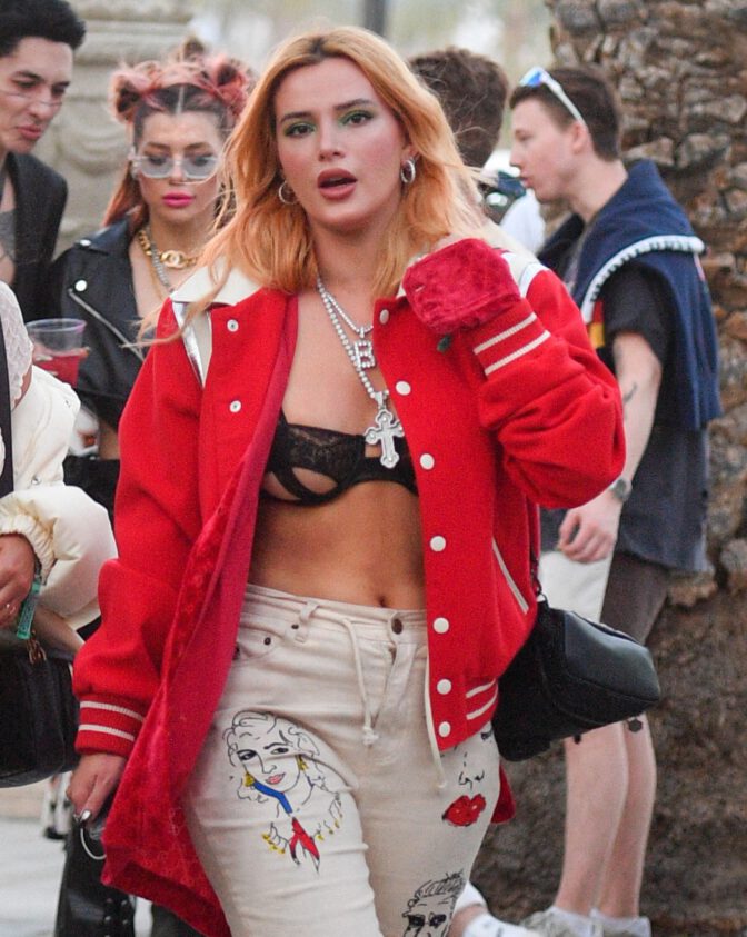 Bella Thorne Sexy Skimpy Bra