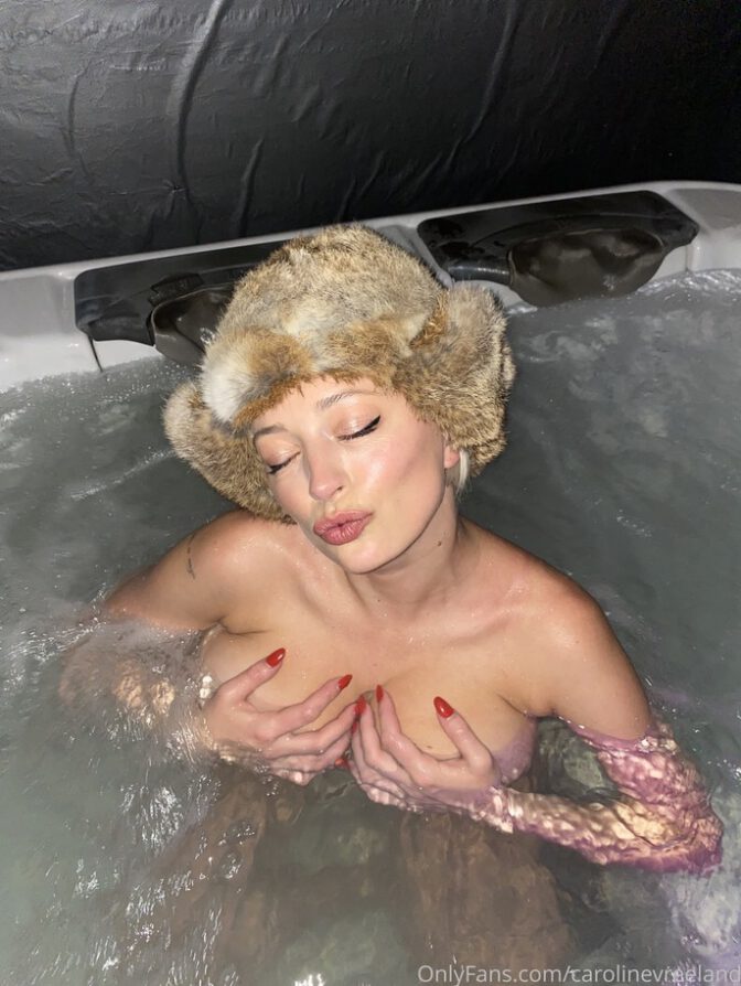 Caroline Vreeland Topless Handbra