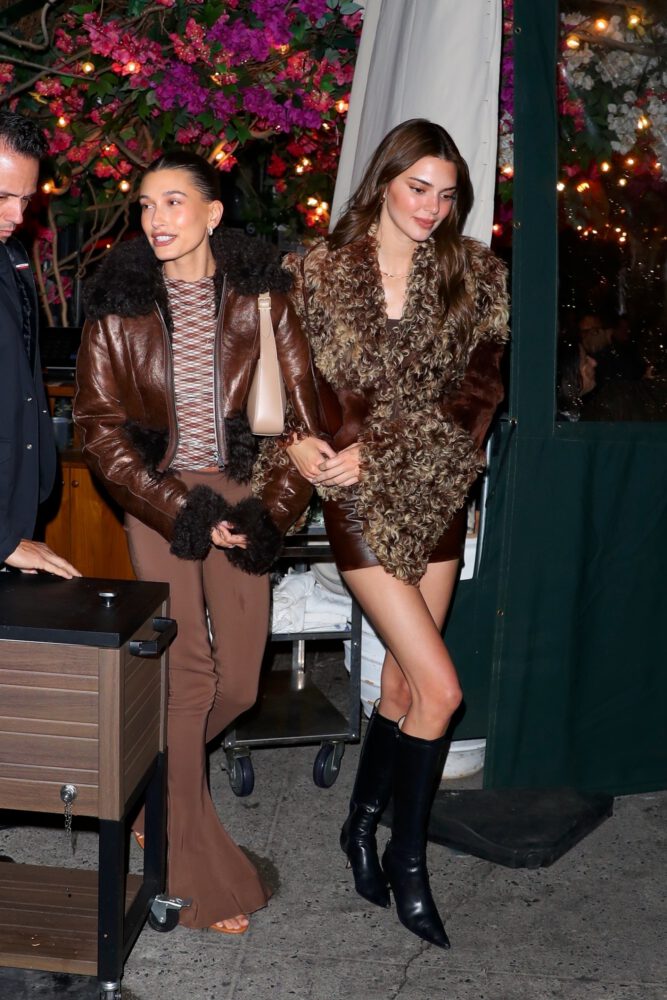 Kendall Jenner Sexy Legs