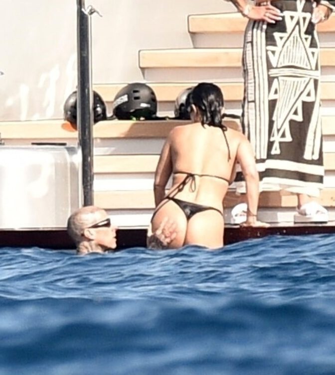 Kourtney Kardashian Big Ass In Thong Bikini