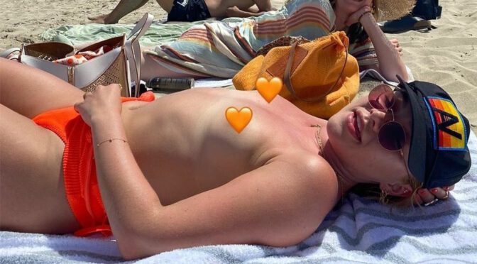 Florence Pugh Topless on Beach and Other Celebrities in a Weekly Instagram/Twitter Roundup