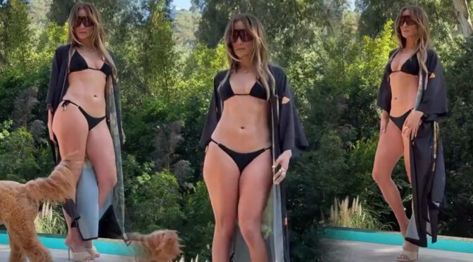 Jennifer Lopez’s Sexy Boobs in Tiny Bikini and Other Sexy Links!