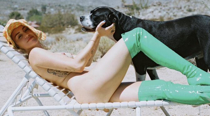 Miley Cyrus’s Expose Boobs and Nipples in a Sexy Alice Moitie Photoshoot Outtakes (NSFW)