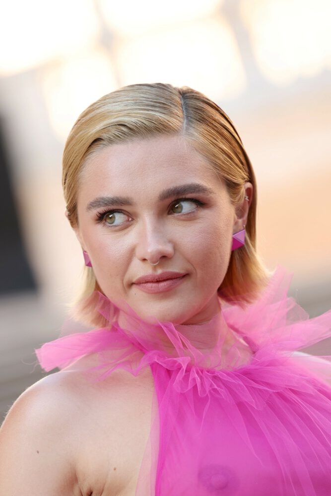 Florence Pugh Braless Boobs Nipples