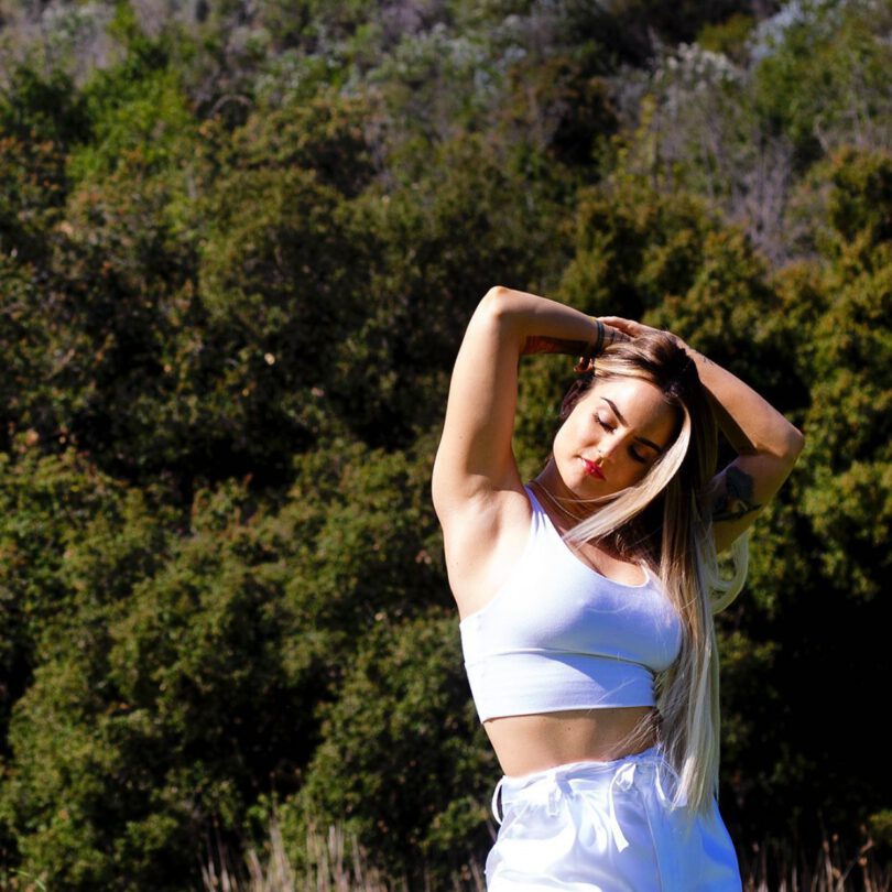 Jojo Sexy Boobs In Tank Top