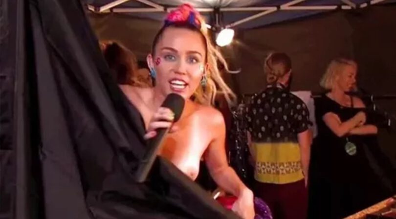 10 Best Celebrity Nip Slips and Other Sexy Links!
