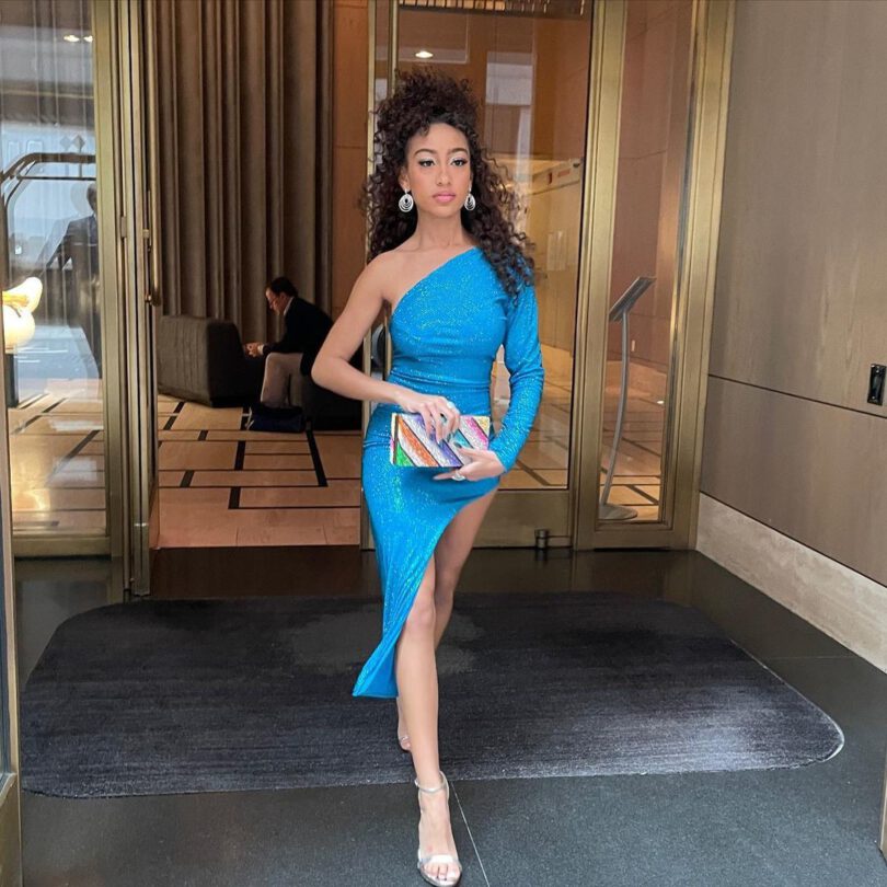 Lexi Underwood Sexy Pics