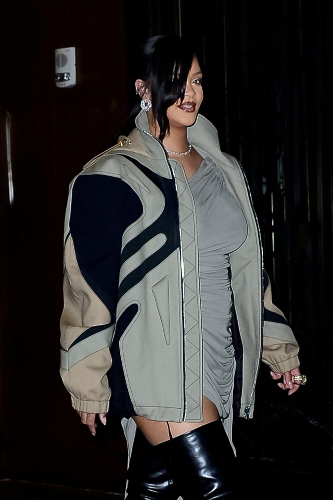 Rihanna Big Boobs