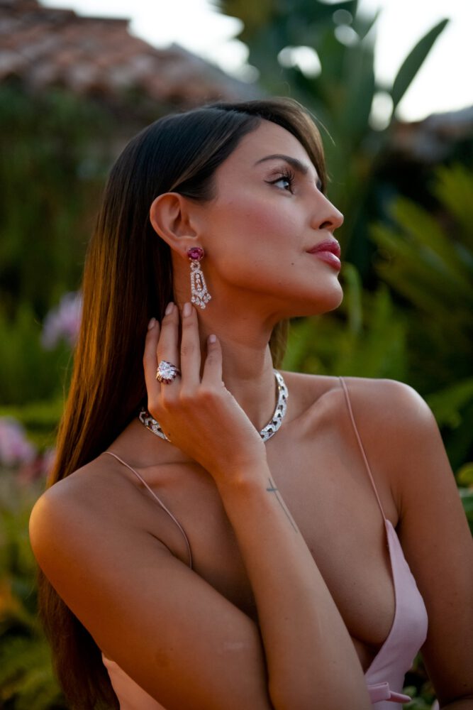 Eiza Gonzlez Braless Boobs