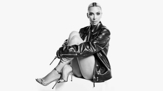 Kim Kardashian Sexy Legs