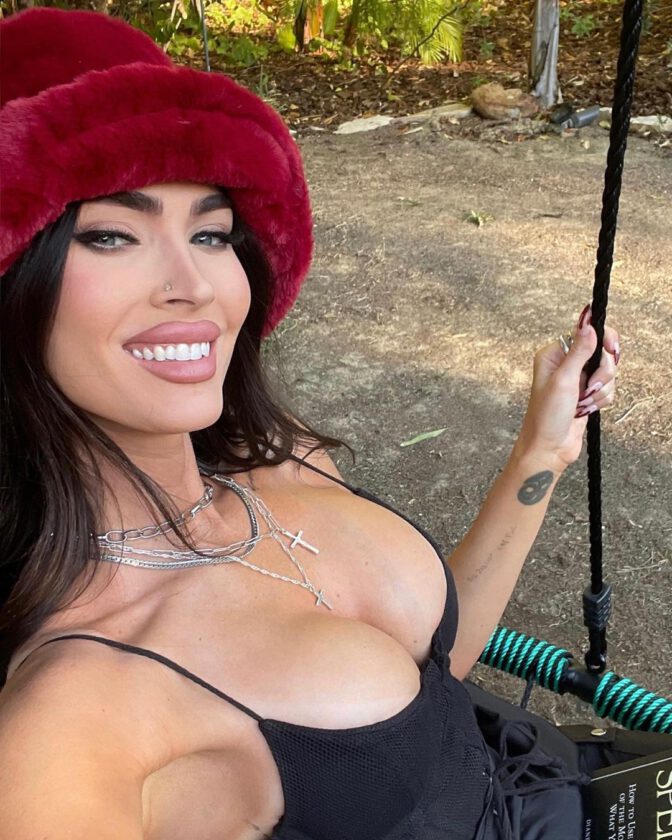 Megan Fox Gorgeous Tits