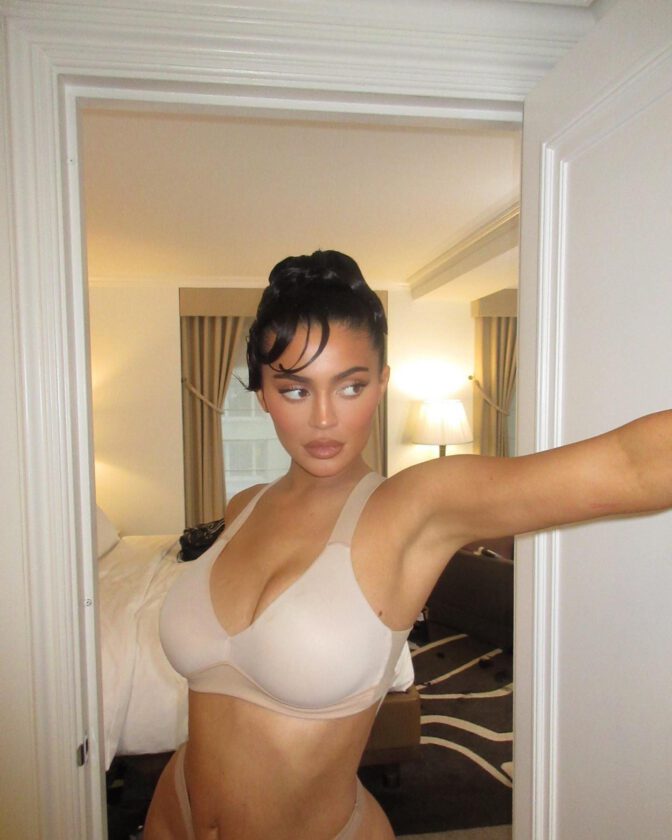Kylie Jenner Boobs In Bra